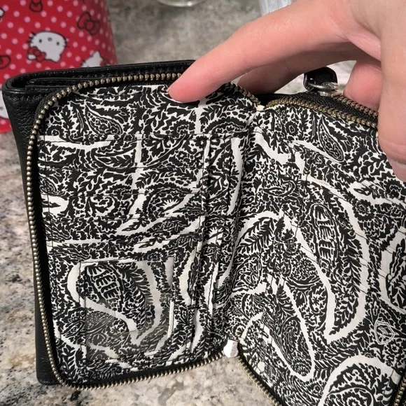 NWOT Vera Bradley Leather Crossbody Bag - Picture 4 of 6